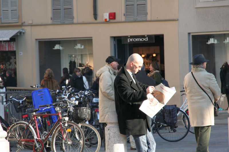 people012