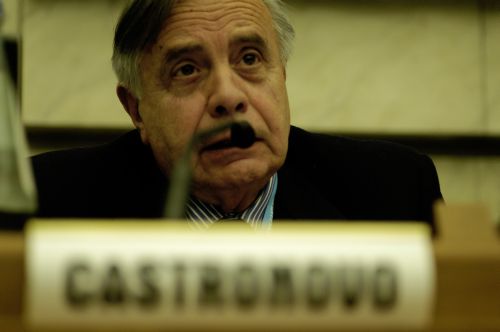 Valerio Castronovo Ordinario di Storia Contemporanea Univ.Torino