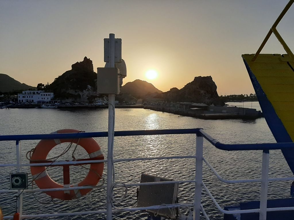 arrivo-a-vulcano-porto-2023-07-20-ore-19.48.11