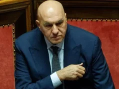 Ucraina, l’allarme di Crosetto: “Putin non si fermerà a Kiev, prepariamoci ad altre follie”