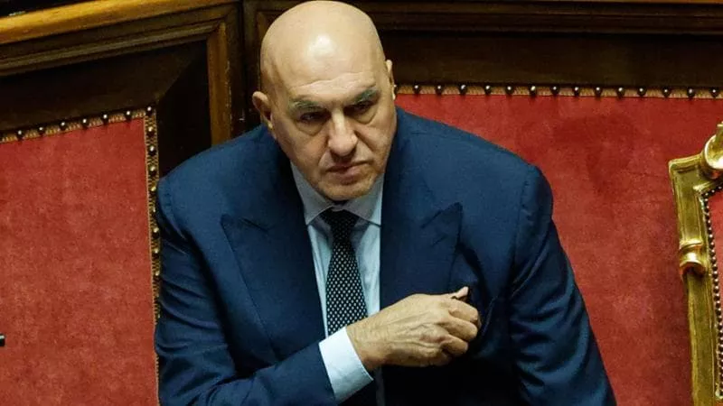 Ucraina, l’allarme di Crosetto: “Putin non si fermerà a Kiev, prepariamoci ad altre follie”