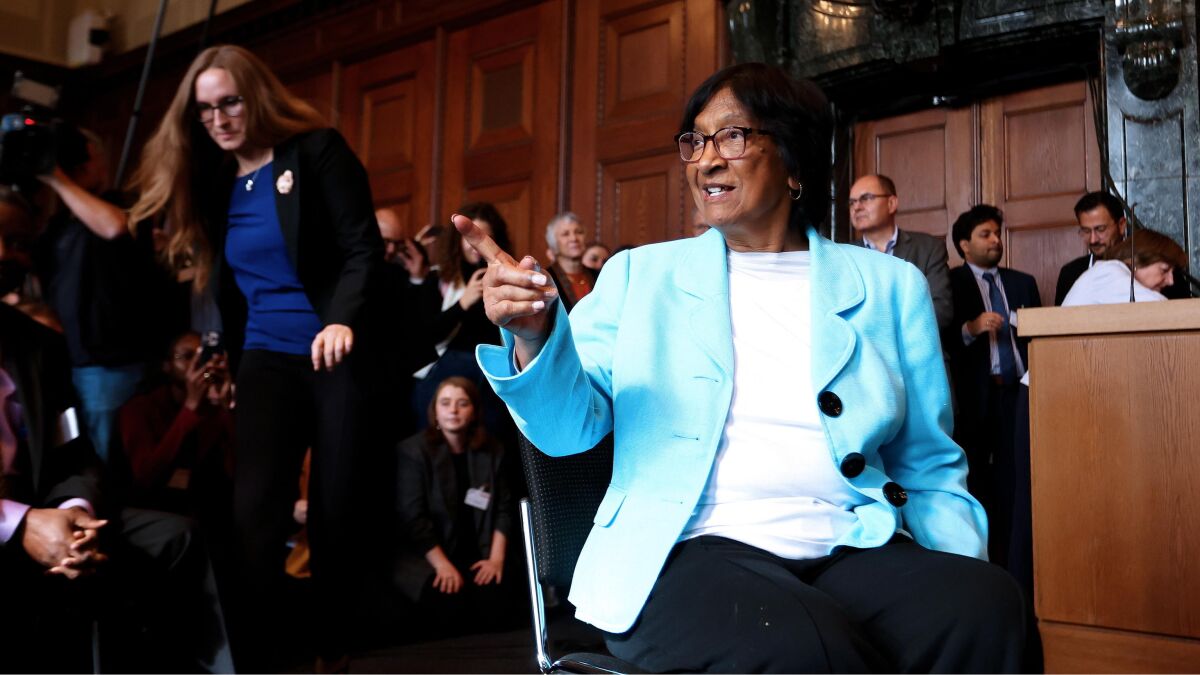 Il Nobel per la Pace a Pillay e l’arma impropria del diritto internazionale